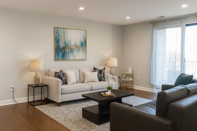 Foto del edificio - 1727 W Crystal Ln