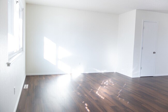 Foto del edificio - 2828 N Vassar Ave