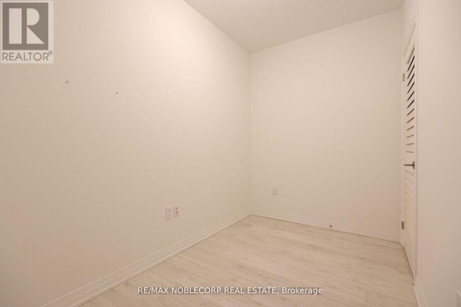 Photo du bâtiment - 408 Browns Line