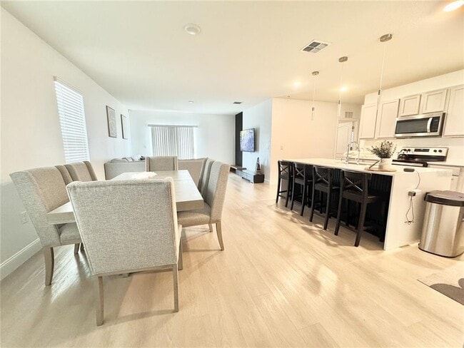 Foto del edificio - 1388 Berry Ln