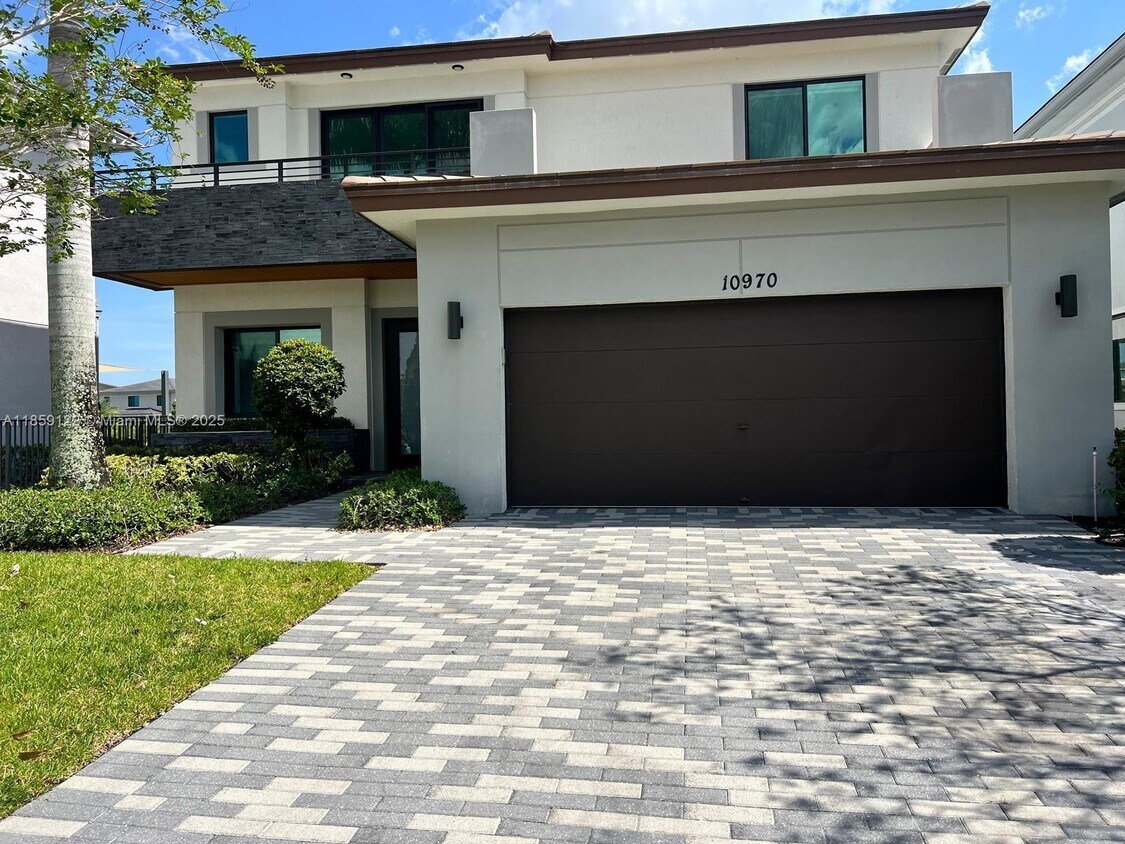Foto principal - 10970 Pacifica Wy