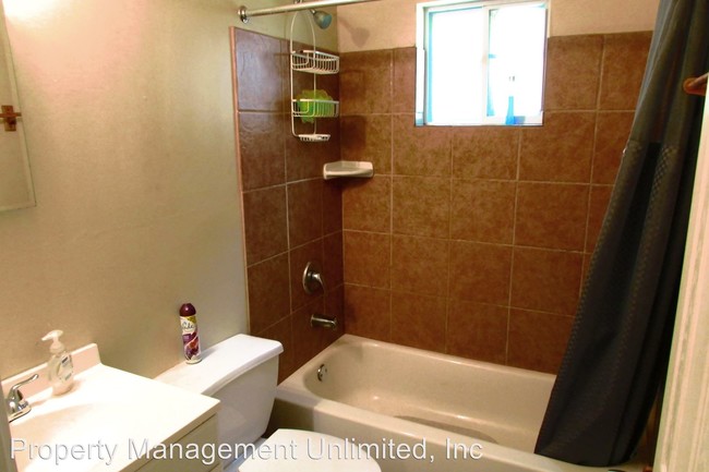 Building Photo - 5846 Lone Oak Dr SW