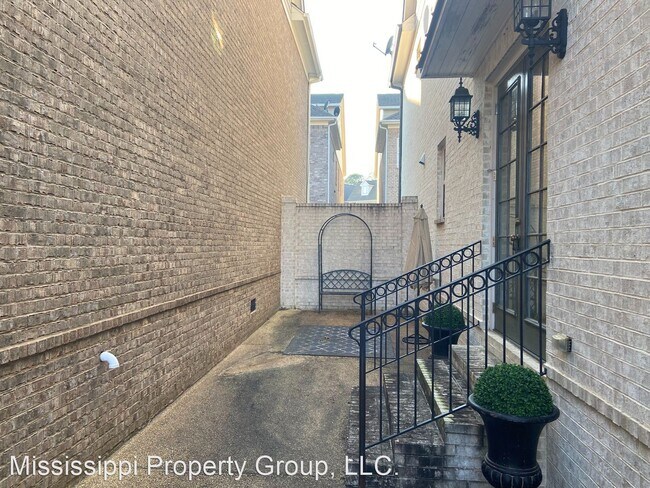 Foto del edificio - 4 br, 4.5 bath House - 2504 Capitol Street