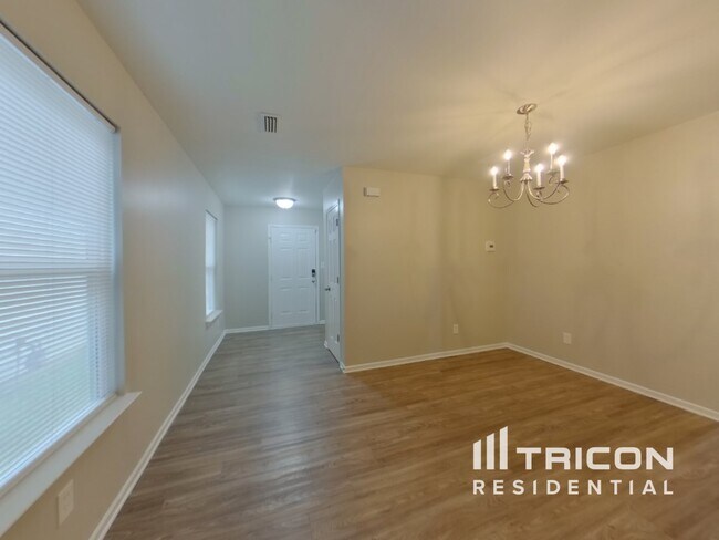 Foto del edificio - 7238 Fox Point Dr