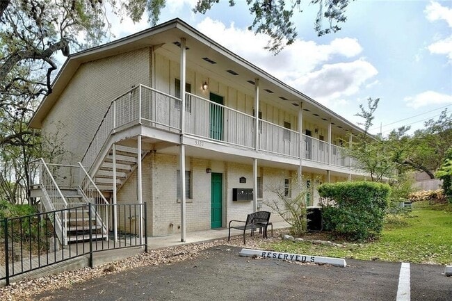 Foto del edificio - 5320 Balcones Dr