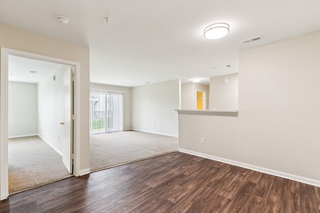 Building Photo - Barrington Parc Apartments