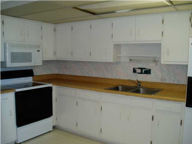 Building Photo - 300 Miracle Strip Pkwy SW