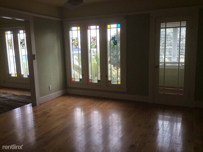 Building Photo - 2 br, 2 bath Apartment - 121 Brooks Avenue
