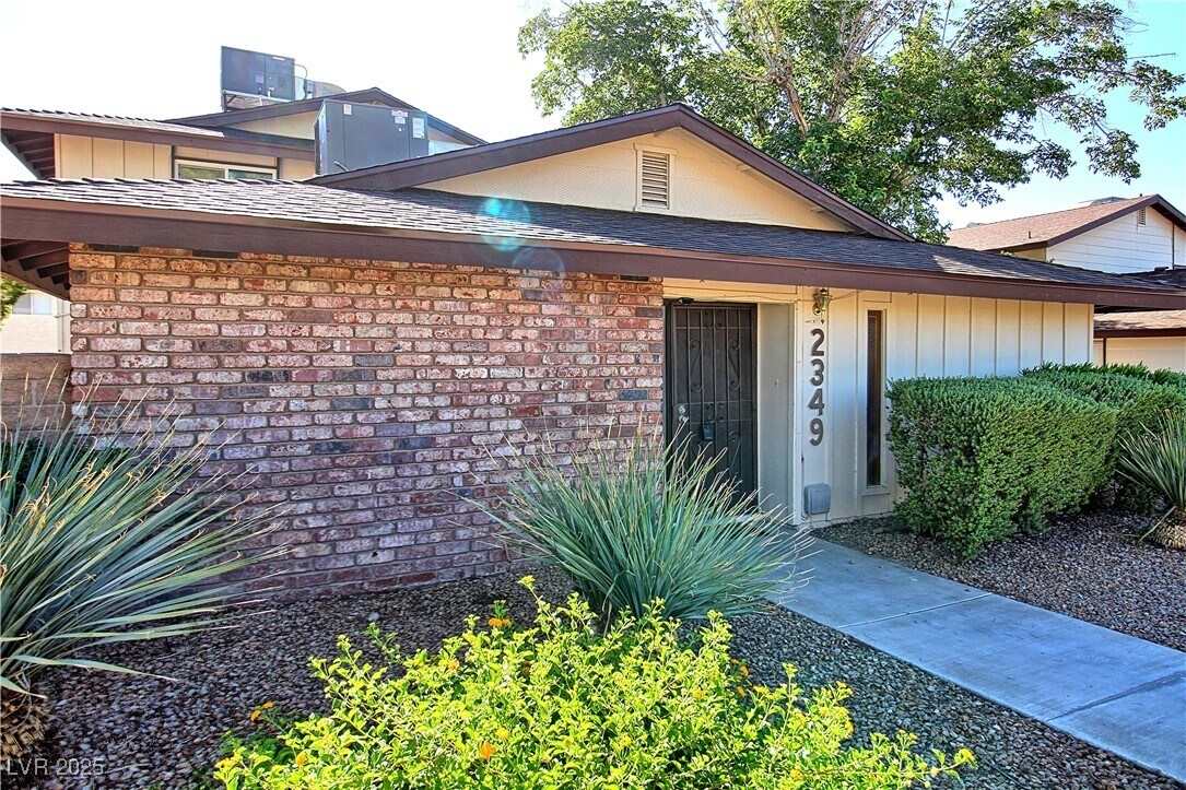 Primary Photo - 2349 Canfield Dr