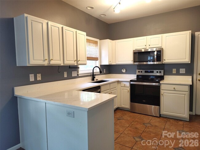 Foto del edificio - 9405 Mitchell Glen Dr