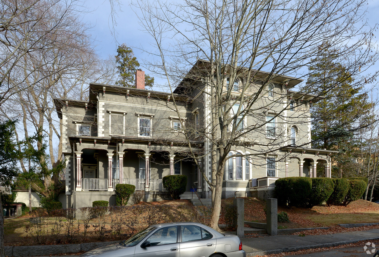 Building Photo - 139 Cottage St