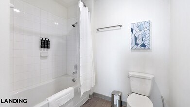 Building Photo - 101 S Center St