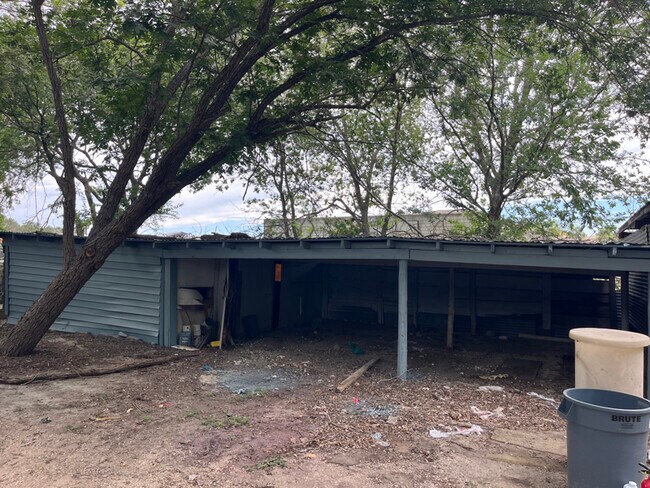 Foto del edificio - 353 Rusch Ln