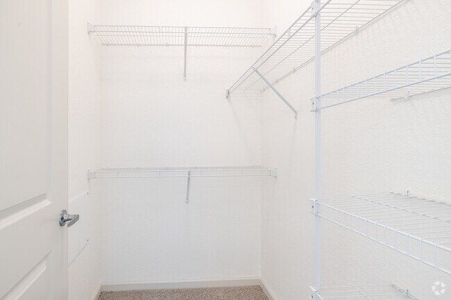 Verona - 2BR, 2BA - 931SF - Walk In Closet - Treviso Grand