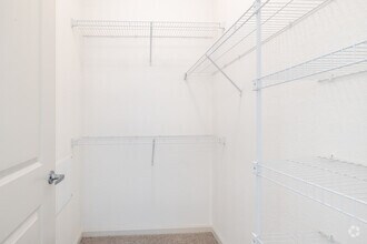 Verona - 2BR, 2BA - 931SF - Walk In Closet - Treviso Grand