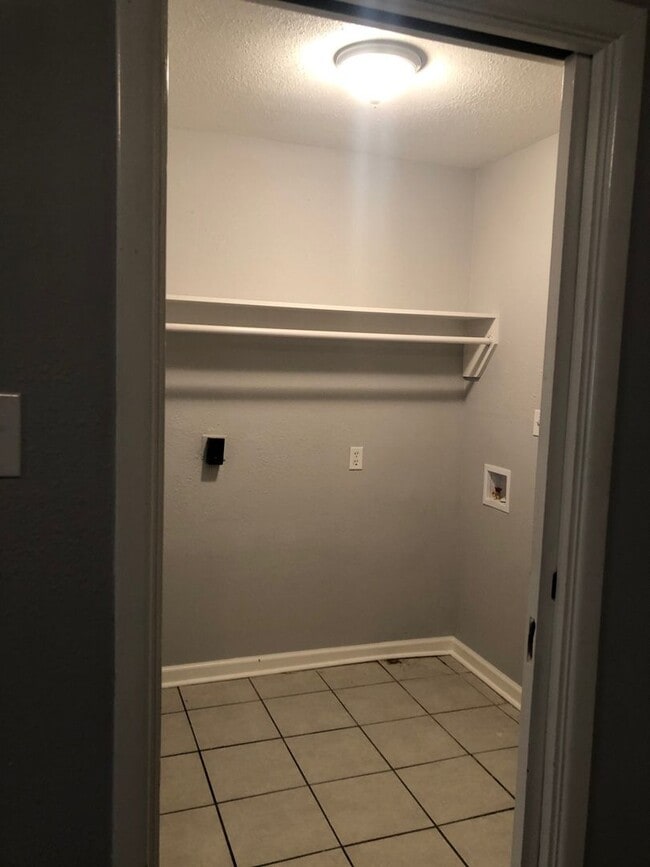 Foto del edificio - Gorgeous Just Remodeled 4 bed 2 bath Home ...