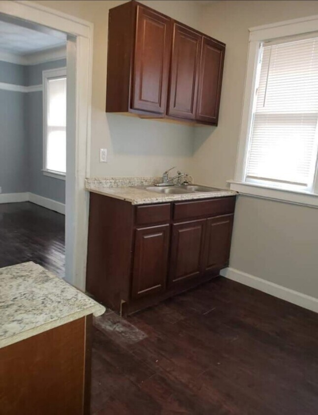 2519 Taylor St, Detroit, MI 48206 Townhouse for Rent in Detroit, MI