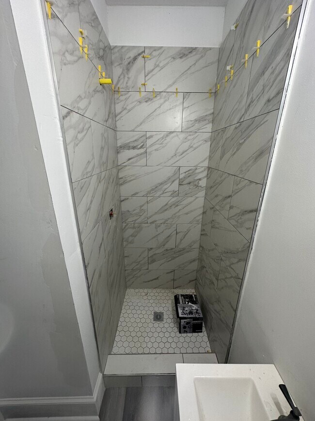 Foto del edificio - 113 W John St