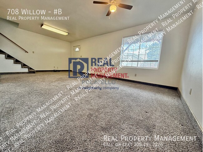 Building Photo - 708 Willow-#B