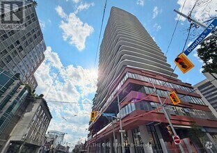 Building Photo - 280 Dundas St W