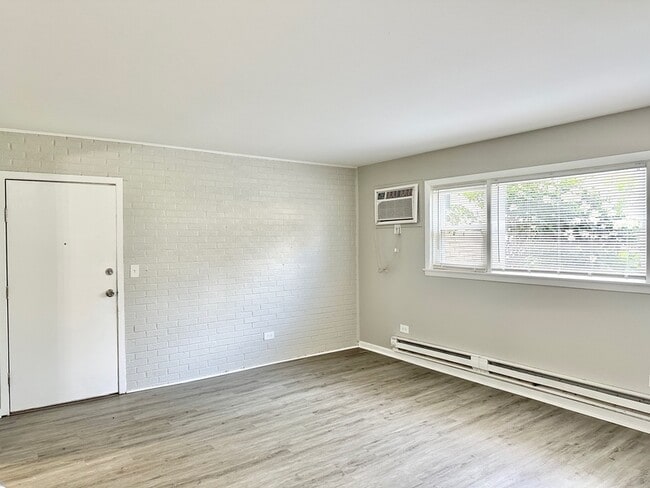 Building Photo - 9709 W Lorraine Dr