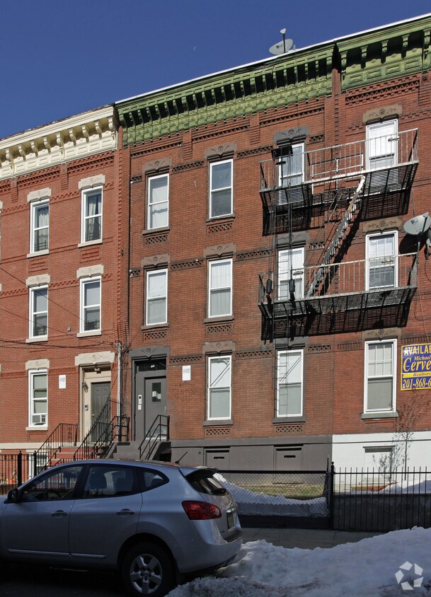 Primary Photo - 156 Union St