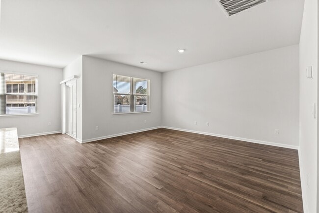 Photo - 1005 Sennema Cir House