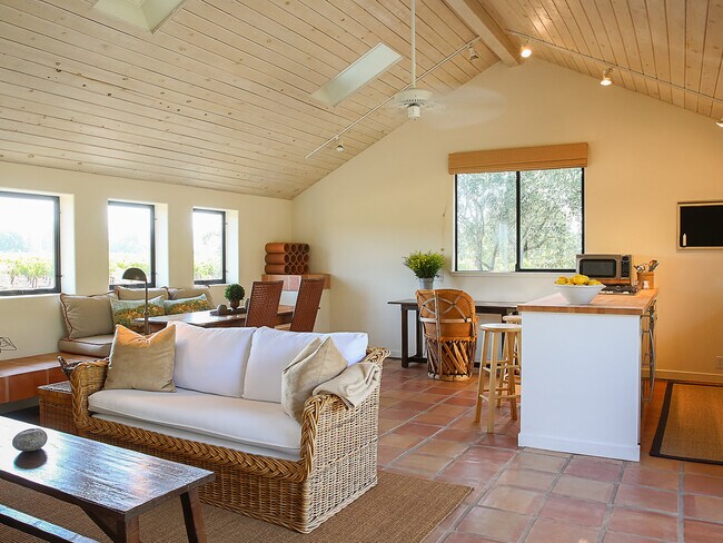 Foto del edificio - 1651 Cabernet Ln