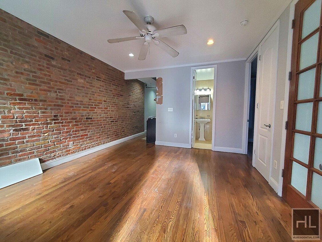 Primary Photo - SPACIOUS GRAMERCY PARK 3 BEDROOM - WON'T L...