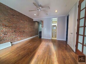 Building Photo - SPACIOUS GRAMERCY PARK 3 BEDROOM - WON'T L...