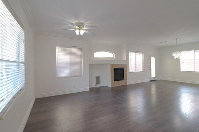 Foto del edificio - 8526 Nature Scene Dr