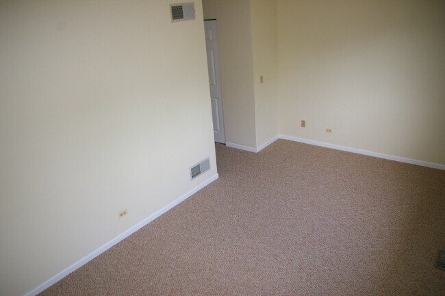 Foto del edificio - 315 Creekside Dr