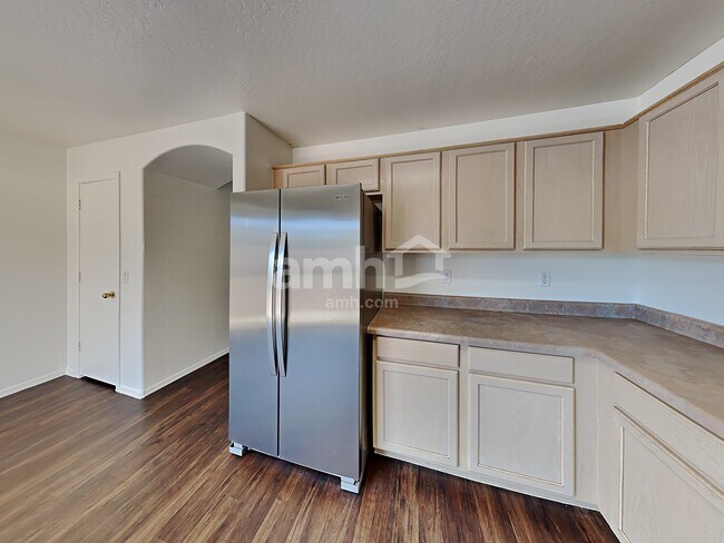 Foto del edificio - 12401 W Valentine Ave