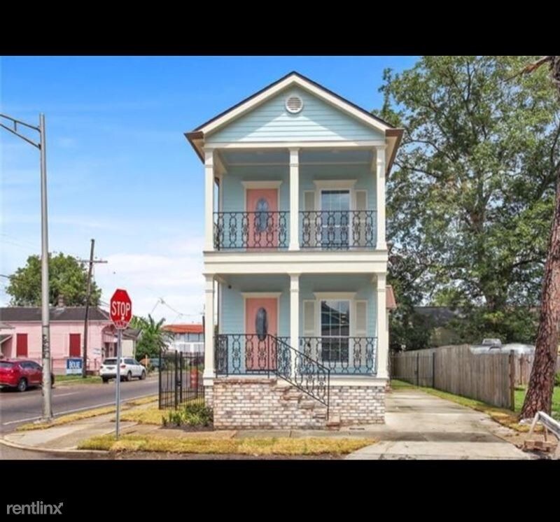 Primary Photo - 3301 Chartres St