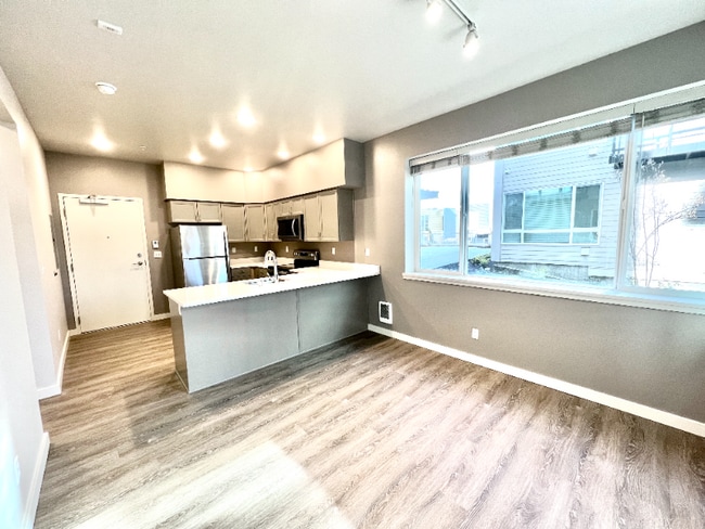 Building Photo - 2330 Yakima Ct