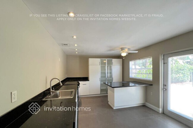 Foto del edificio - 1616 NE 36th St