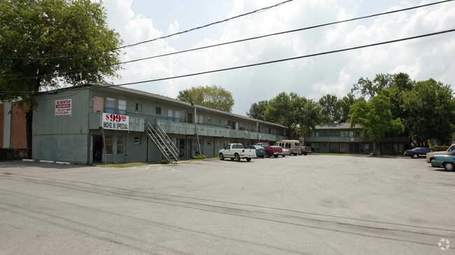 Building Photo - Golfcrest Apartments