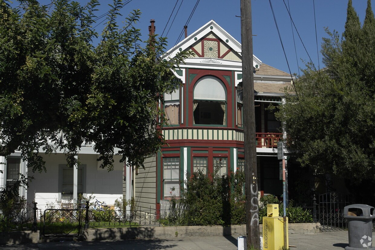 Building Photo - 847 Santa Clara Ave