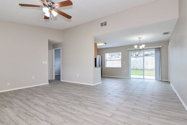 Building Photo - 1044 Axlewood Cir