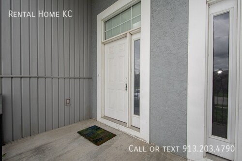 Foto del edificio - 23501 W 73rd Terrace