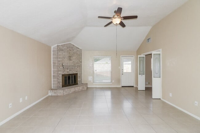 Building Photo - 15626 Barbarossa Dr