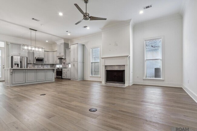 Foto del edificio - 17331 Fox Glove Ave