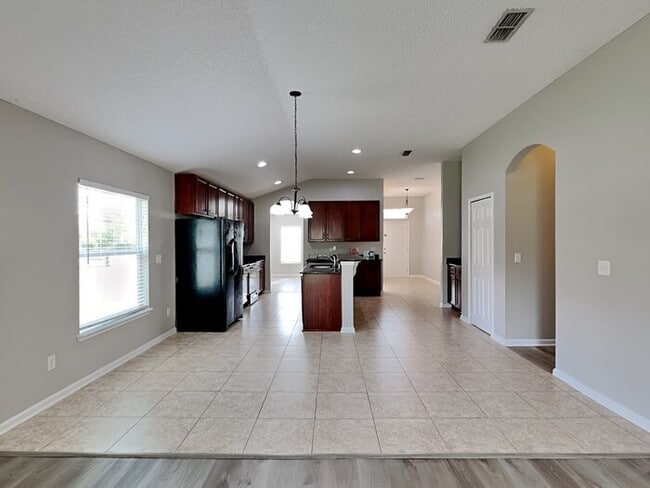 Building Photo - 167 Patriot Ln