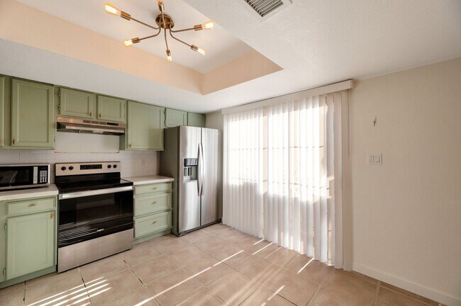 Photo - Modern 2-bedroom condo in North Phoenix!