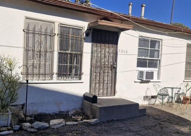 Foto del edificio - 7315 Willoughby Ave