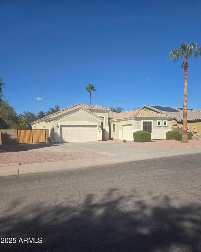 Building Photo - 1656 E Hawken Pl