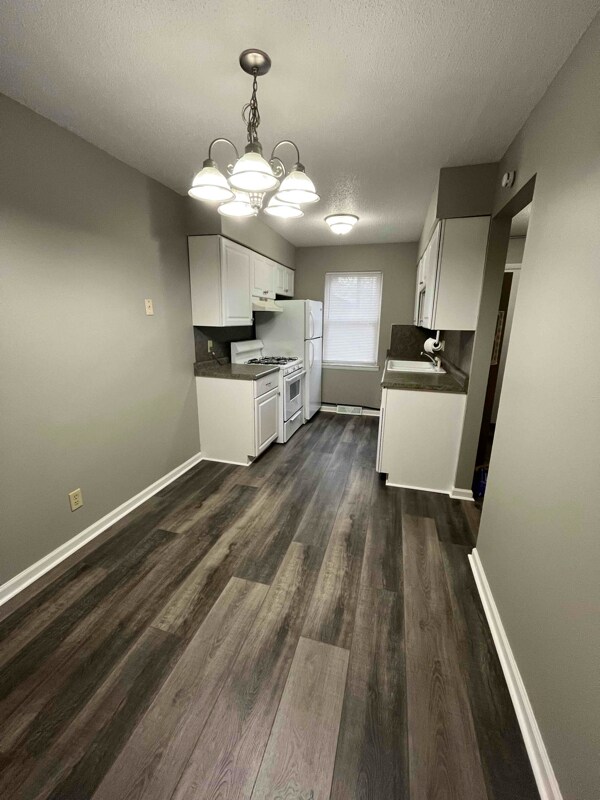 Building Photo - 6558 Cornwall Ct