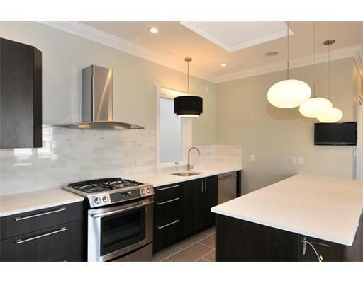 Foto del edificio - 895 E 4th St