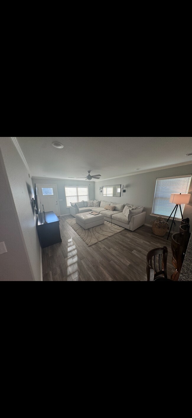 Foto del edificio - 235 Turnberry Ct