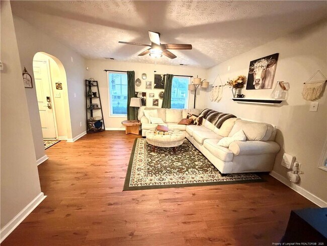 Foto del edificio - 210 Roanoke Dr